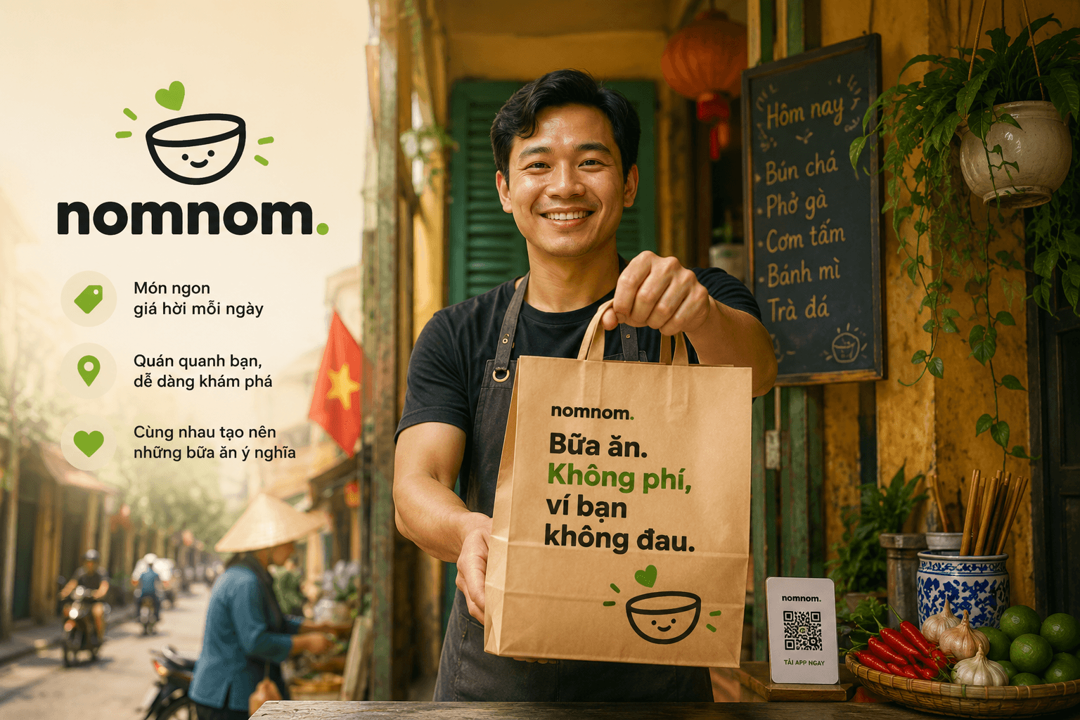 Chủ quán Việt Nam trao túi đồ ăn nomnom trên phố ẩm thực